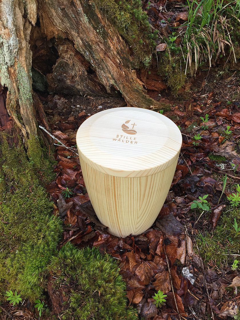 Stille Wälder-Urne, Vollholzurne, Fichtenurne, Holzurne, Stille Wälder, Standardurne, Vollholzkombiurne, Vollholz-Kombiurne