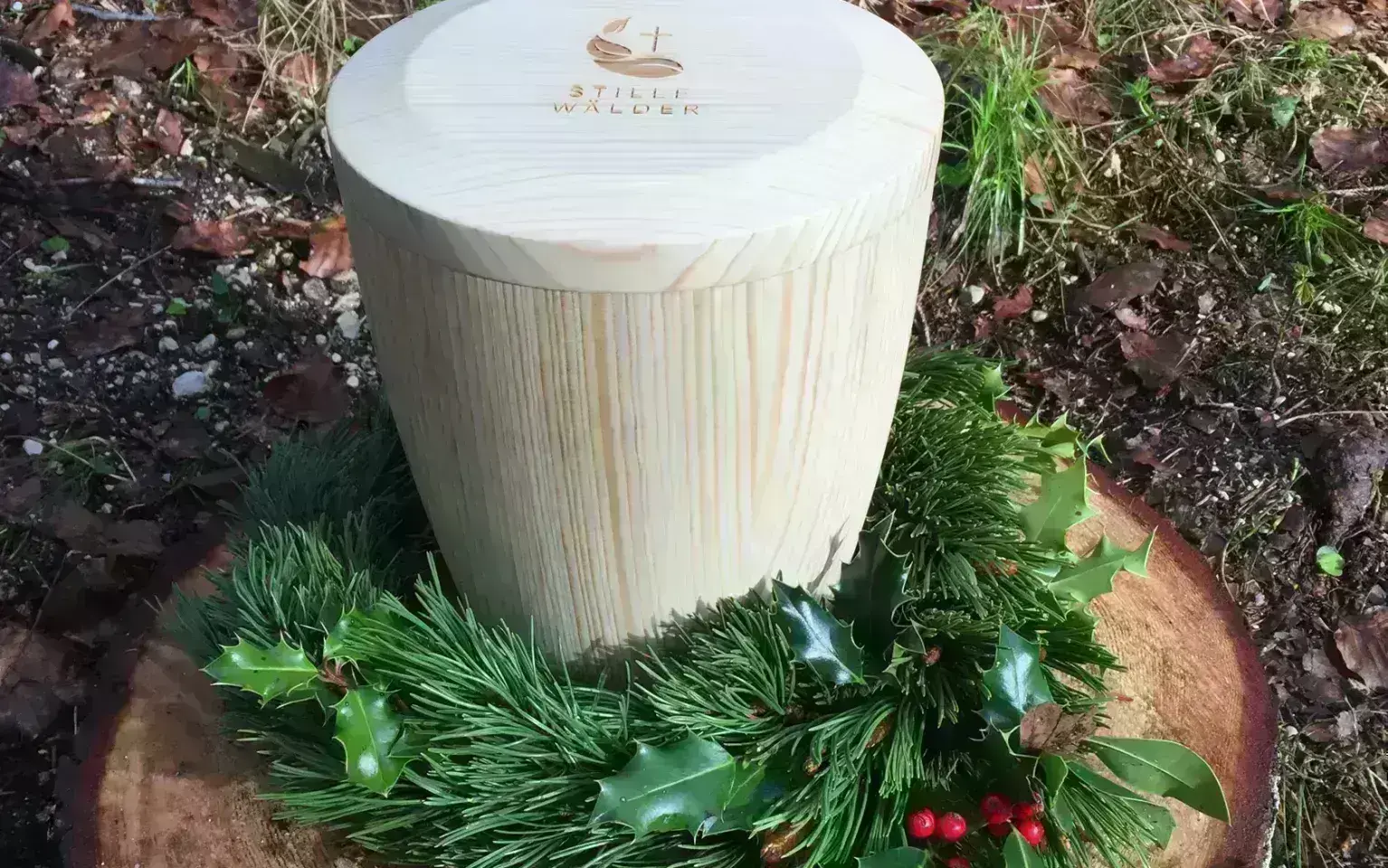 Urne mit Baumscheibe